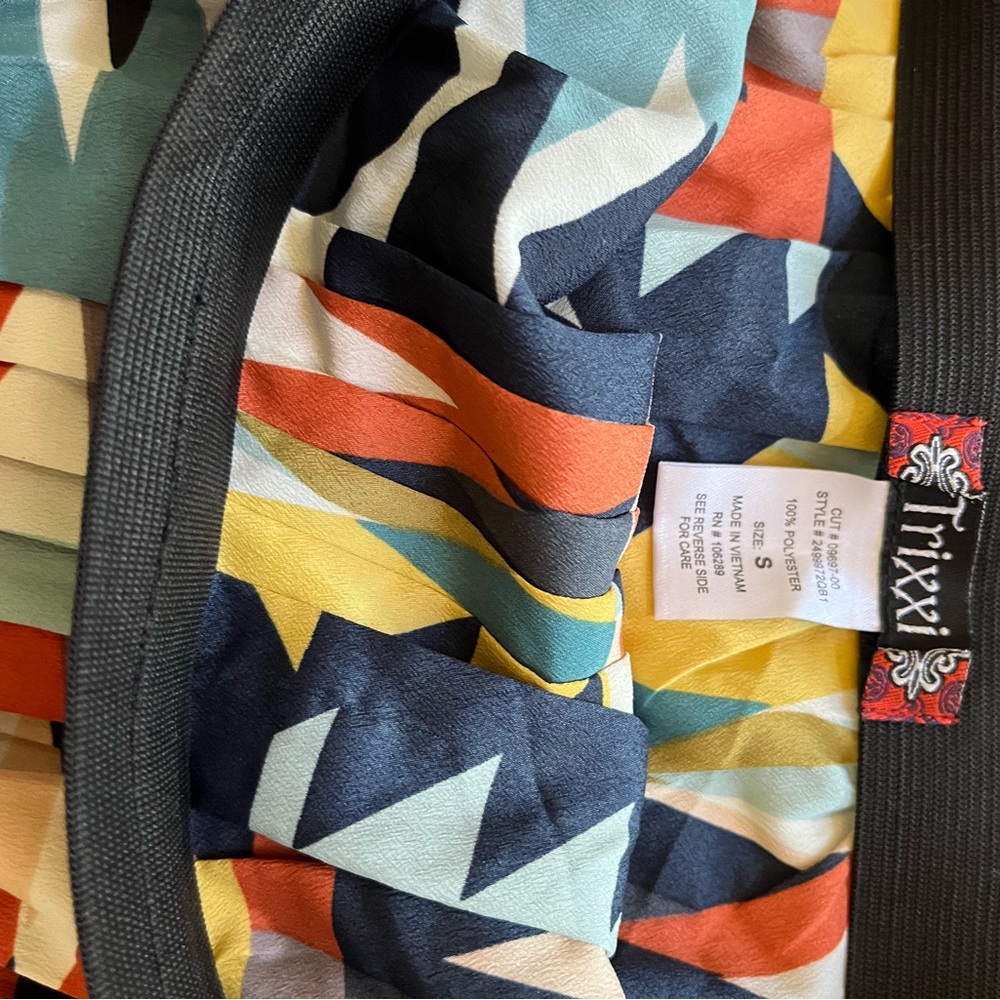 Colorful Strapless Geometric Dress - Picture 4 of 4